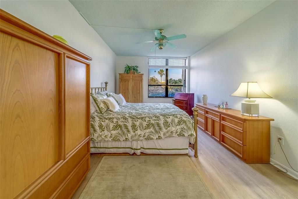 出租: $2,750 (2 贝兹, 2 浴室, 1240 平方英尺)