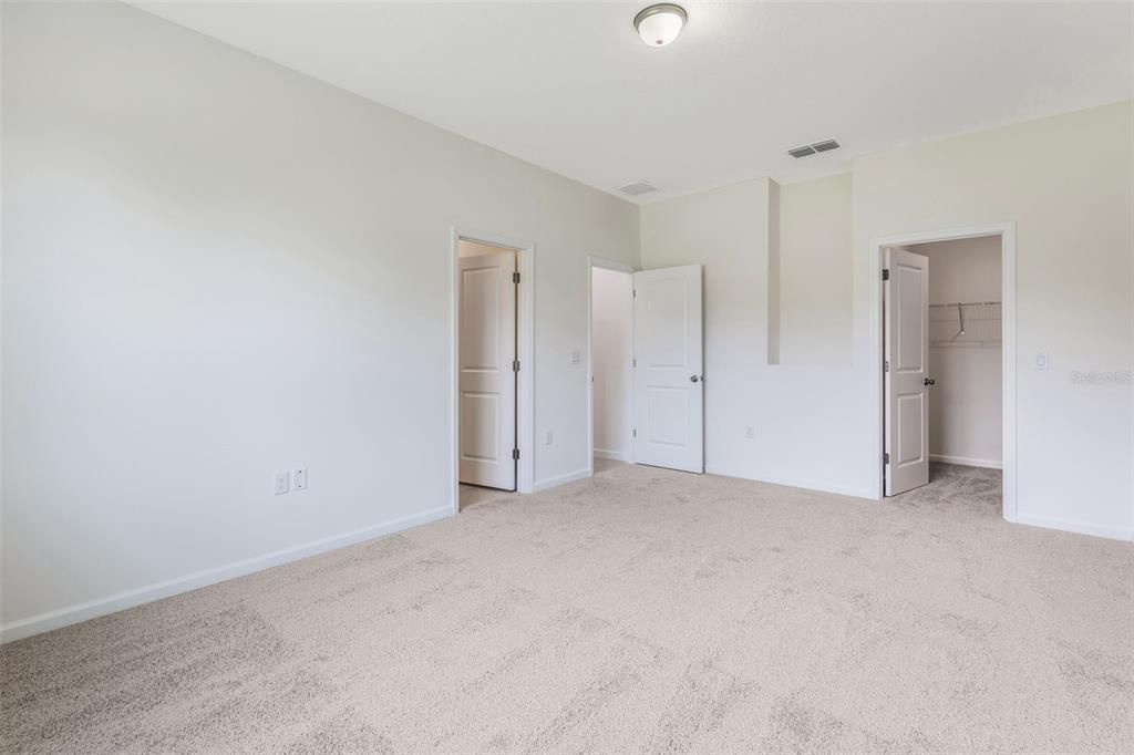 Под контрактом: $309,271 (3 спален, 2 ванн, 1458 Квадратных фут)