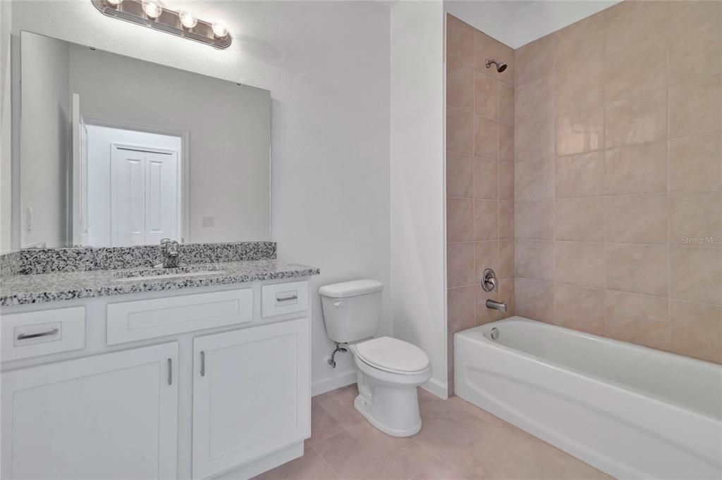 Под контрактом: $309,271 (3 спален, 2 ванн, 1458 Квадратных фут)