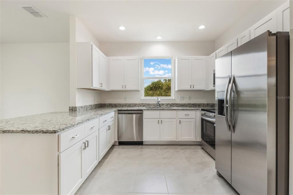 Под контрактом: $309,271 (3 спален, 2 ванн, 1458 Квадратных фут)