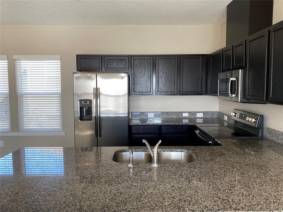 出租: $1,475 (1 贝兹, 1 浴室, 720 平方英尺)