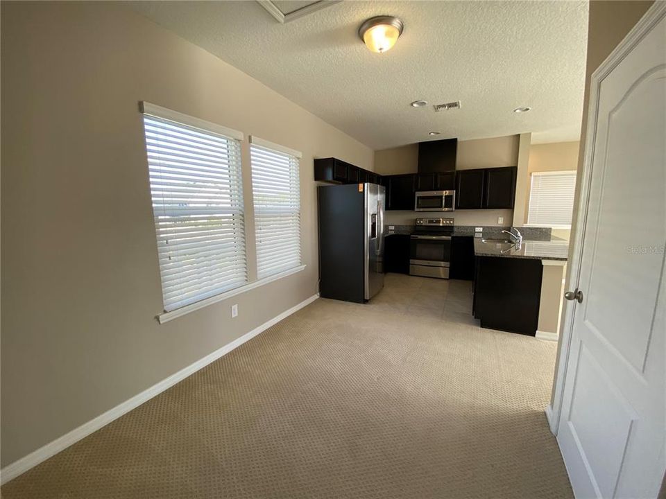 出租: $1,475 (1 贝兹, 1 浴室, 720 平方英尺)