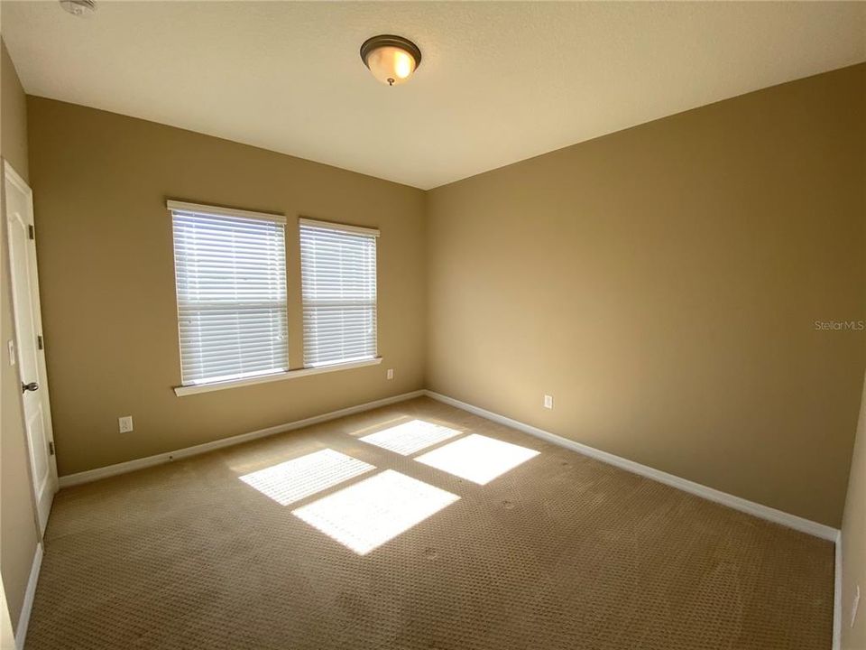 出租: $1,475 (1 贝兹, 1 浴室, 720 平方英尺)