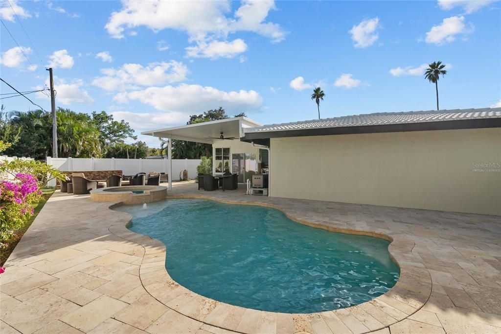 For Sale: $539,000 (2 beds, 2 baths, 1742 Square Feet)