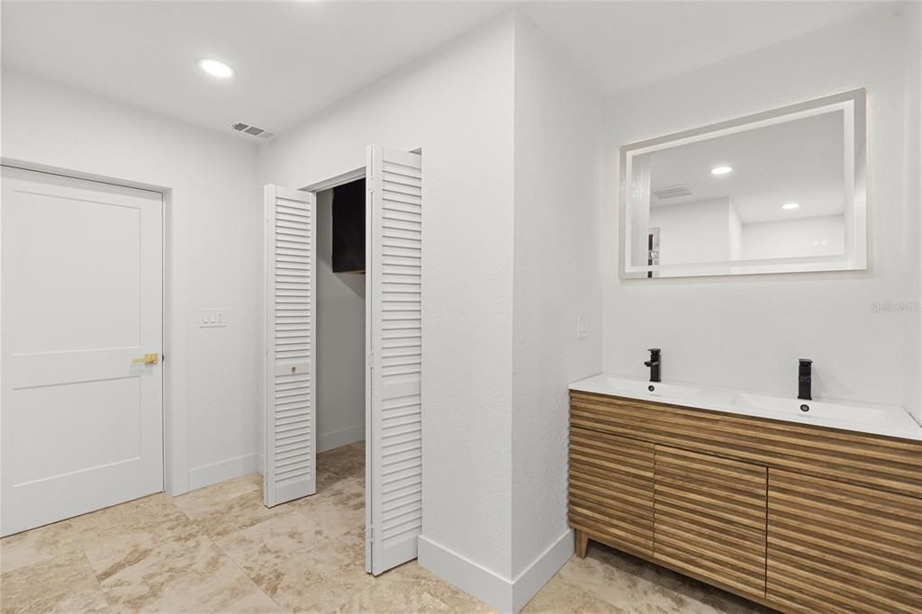 For Sale: $539,000 (2 beds, 2 baths, 1742 Square Feet)