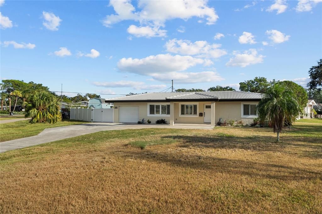 For Sale: $539,000 (2 beds, 2 baths, 1742 Square Feet)