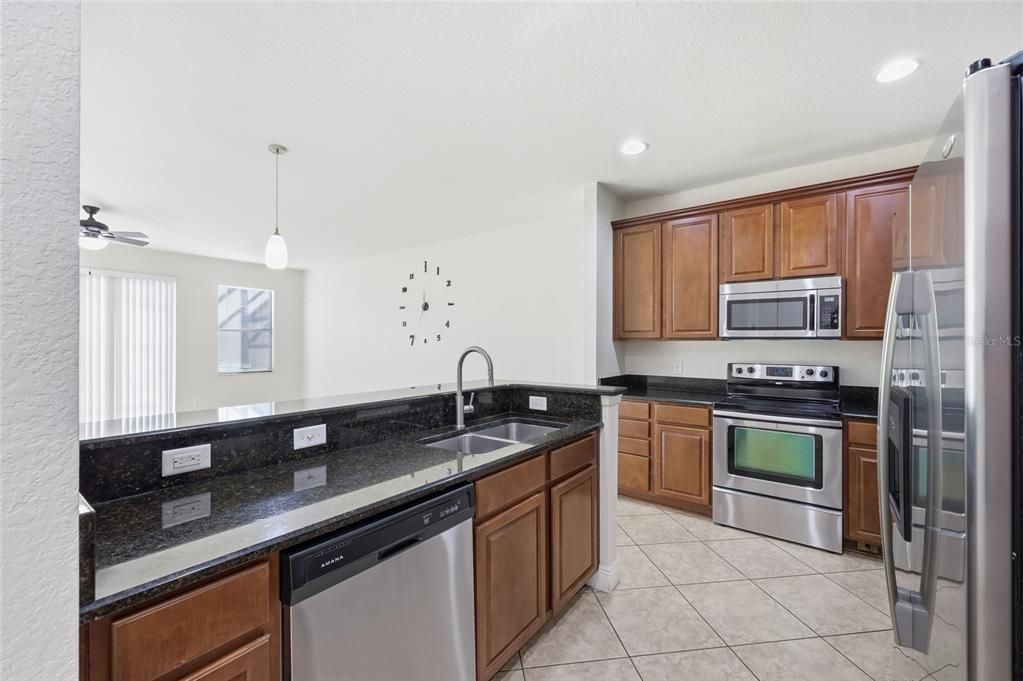 待售: $379,000 (3 贝兹, 2 浴室, 1676 平方英尺)