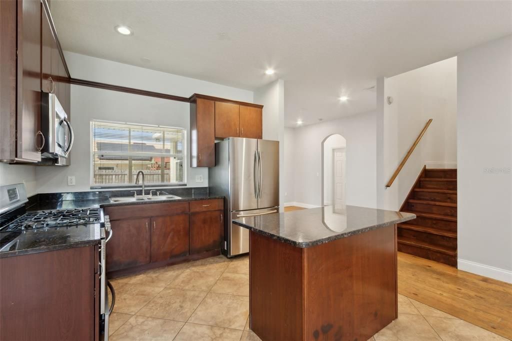 待售: $465,000 (4 贝兹, 3 浴室, 1798 平方英尺)