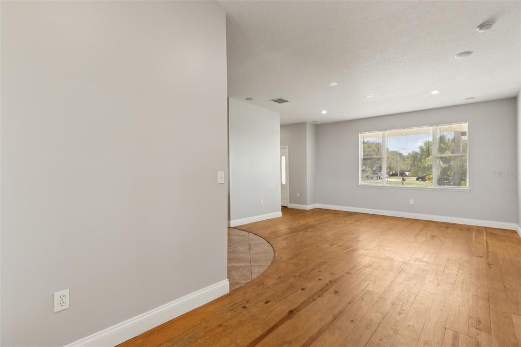 待售: $465,000 (4 贝兹, 3 浴室, 1798 平方英尺)