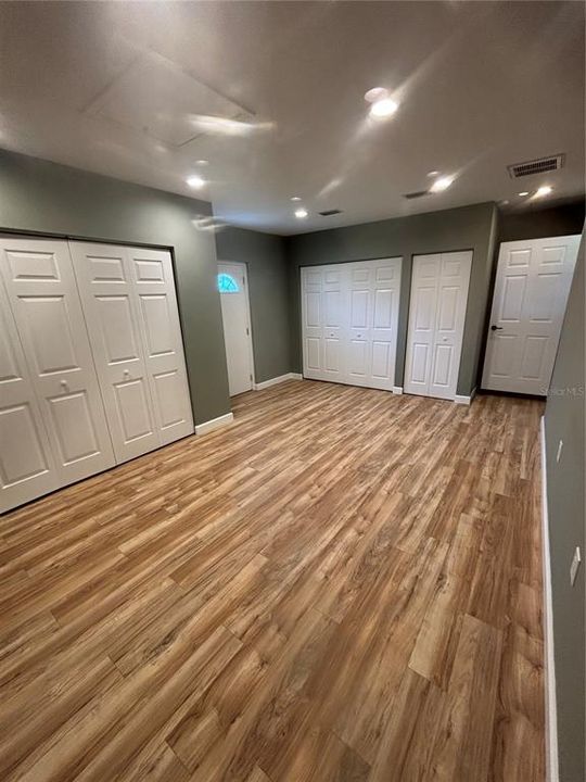 For Sale: $384,900 (3 beds, 2 baths, 1287 Square Feet)