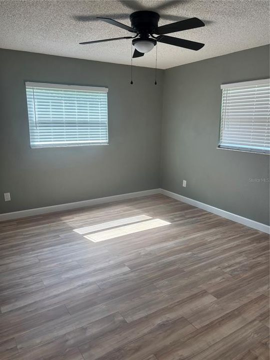 For Sale: $384,900 (3 beds, 2 baths, 1287 Square Feet)