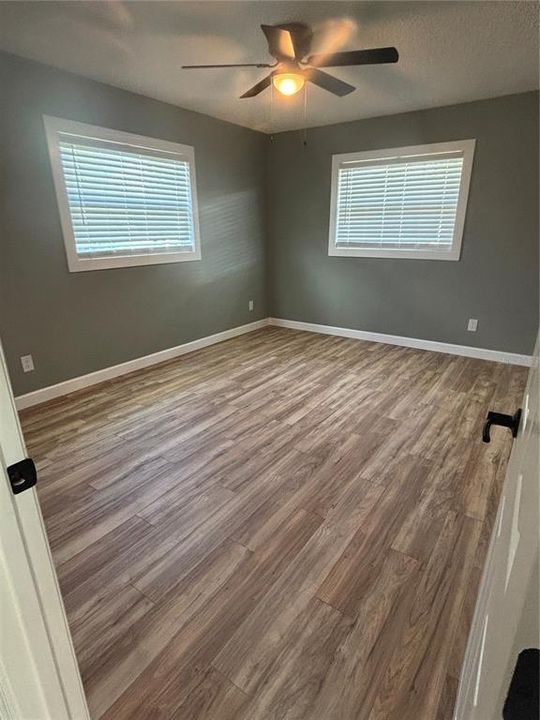 For Sale: $384,900 (3 beds, 2 baths, 1287 Square Feet)