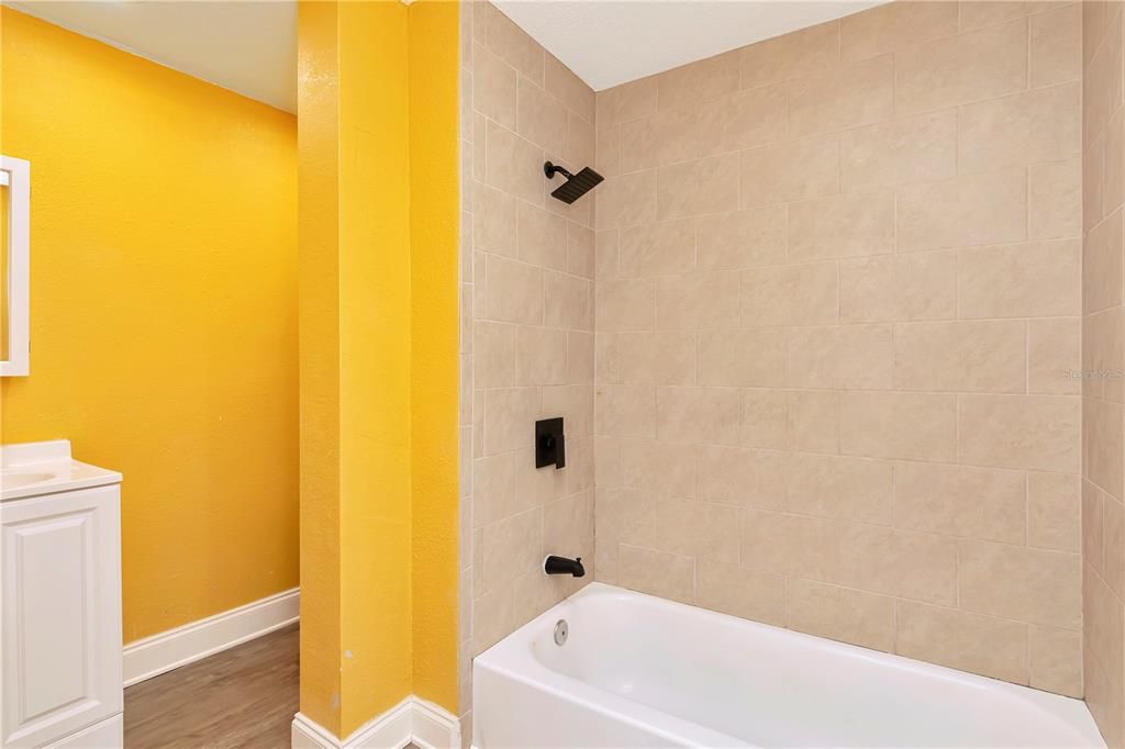 В аренду: $4,500 (4 спален, 3 ванн, 1843 Квадратных фут)