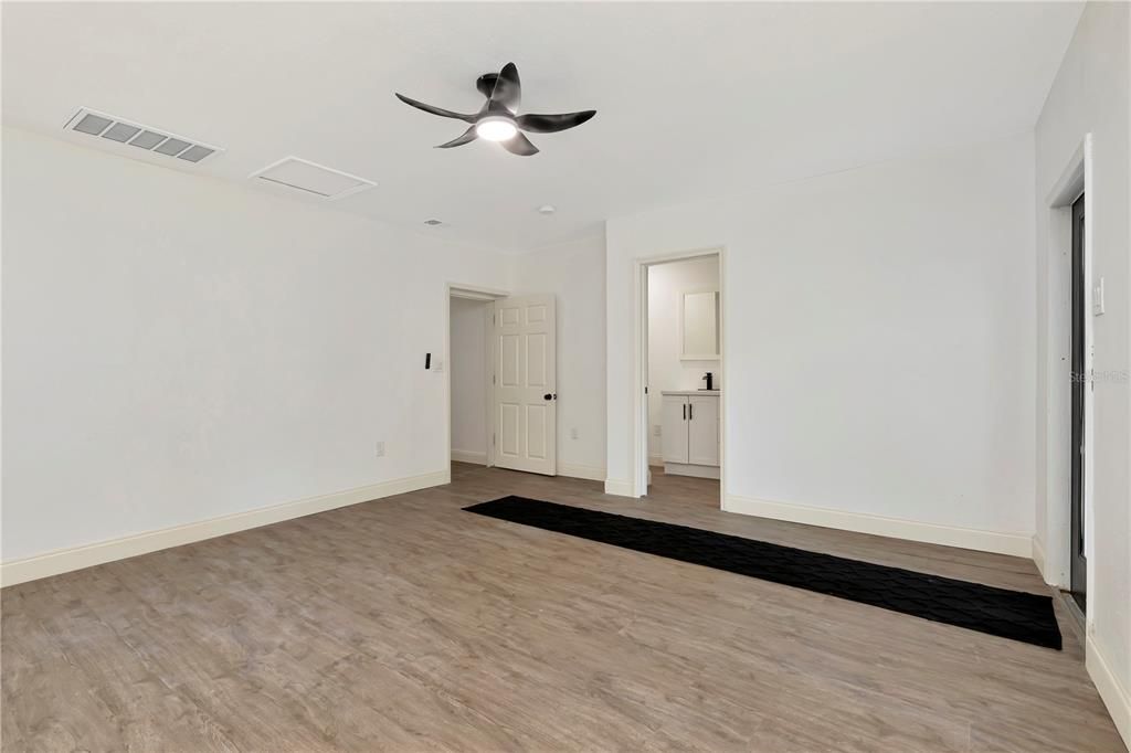 В аренду: $4,500 (4 спален, 3 ванн, 1843 Квадратных фут)