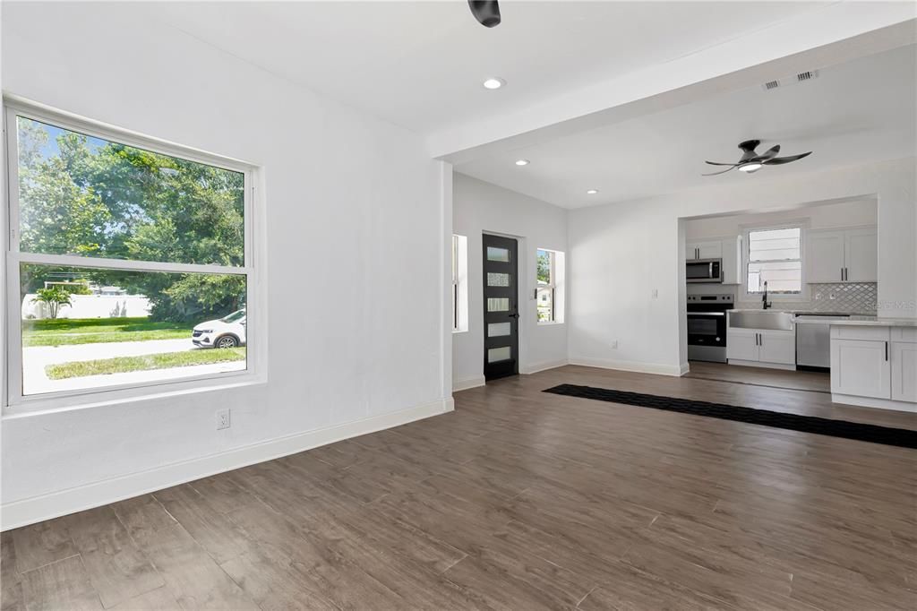 В аренду: $4,500 (4 спален, 3 ванн, 1843 Квадратных фут)