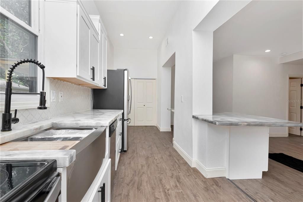 В аренду: $4,500 (4 спален, 3 ванн, 1843 Квадратных фут)