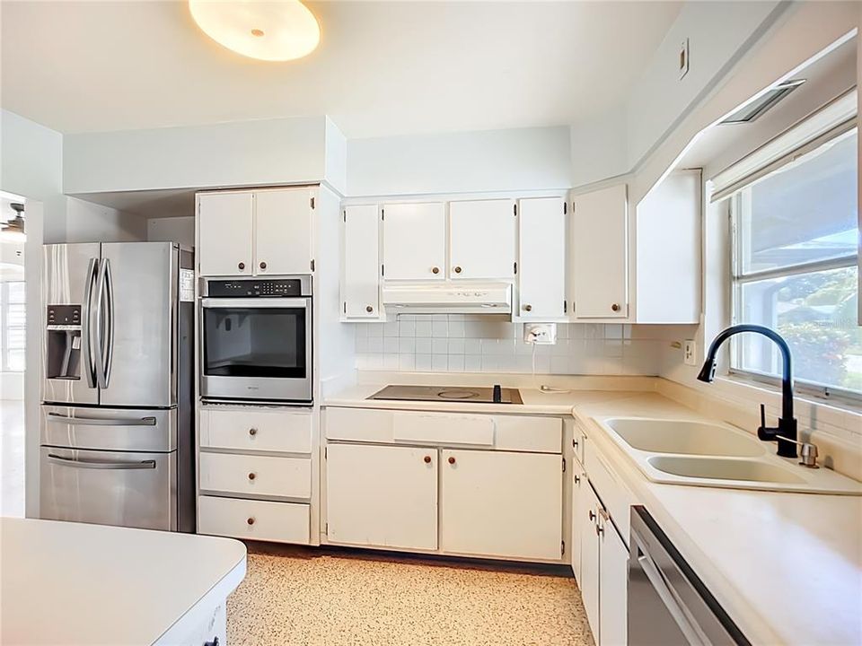 Active With Contract: $460,000 (4 beds, 3 baths, 2056 Square Feet)