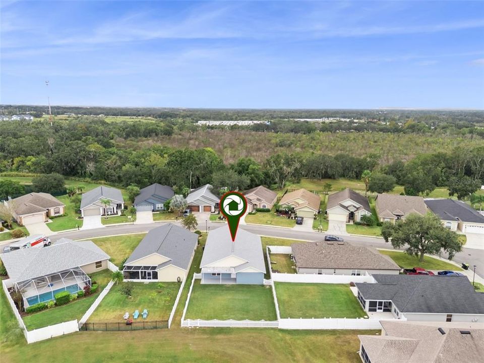 合同活跃: $395,000 (4 贝兹, 2 浴室, 2107 平方英尺)