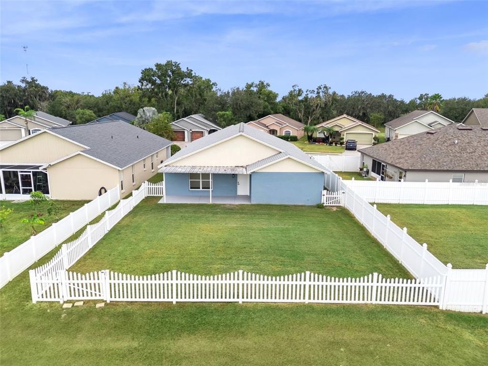 合同活跃: $395,000 (4 贝兹, 2 浴室, 2107 平方英尺)