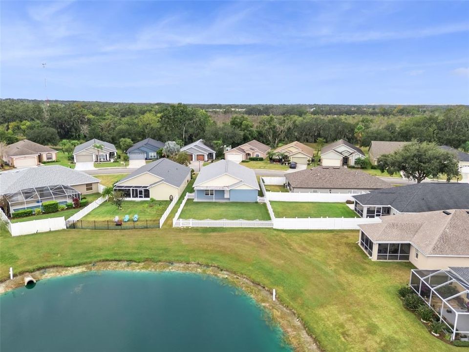 合同活跃: $395,000 (4 贝兹, 2 浴室, 2107 平方英尺)