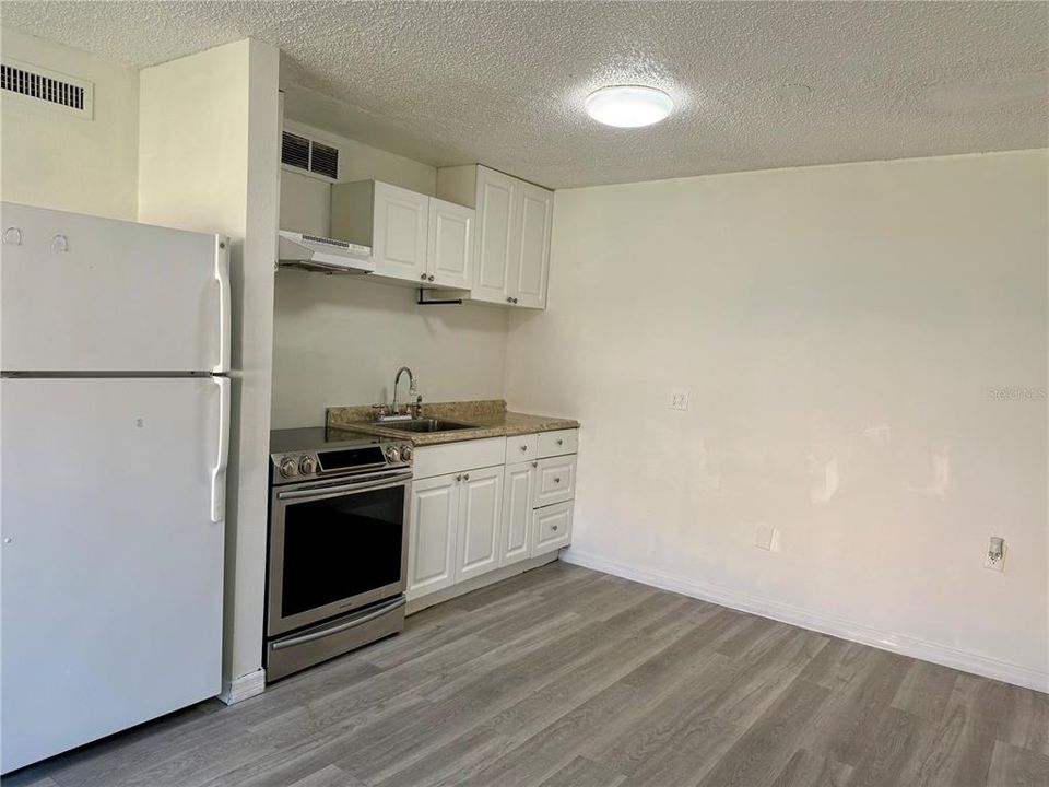 For Rent: $1,150 (1 beds, 1 baths, 525 Square Feet)