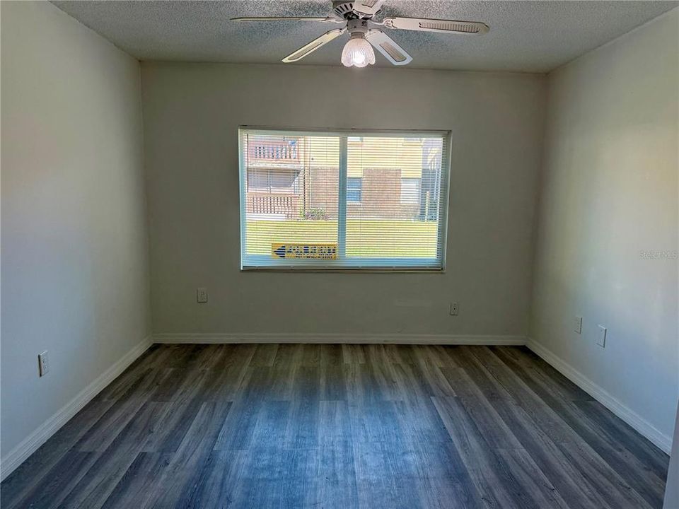 For Rent: $1,150 (1 beds, 1 baths, 525 Square Feet)