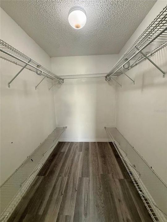 For Rent: $1,150 (1 beds, 1 baths, 525 Square Feet)