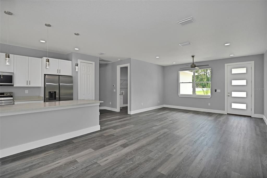 For Rent: $1,800 (3 beds, 2 baths, 1772 Square Feet)