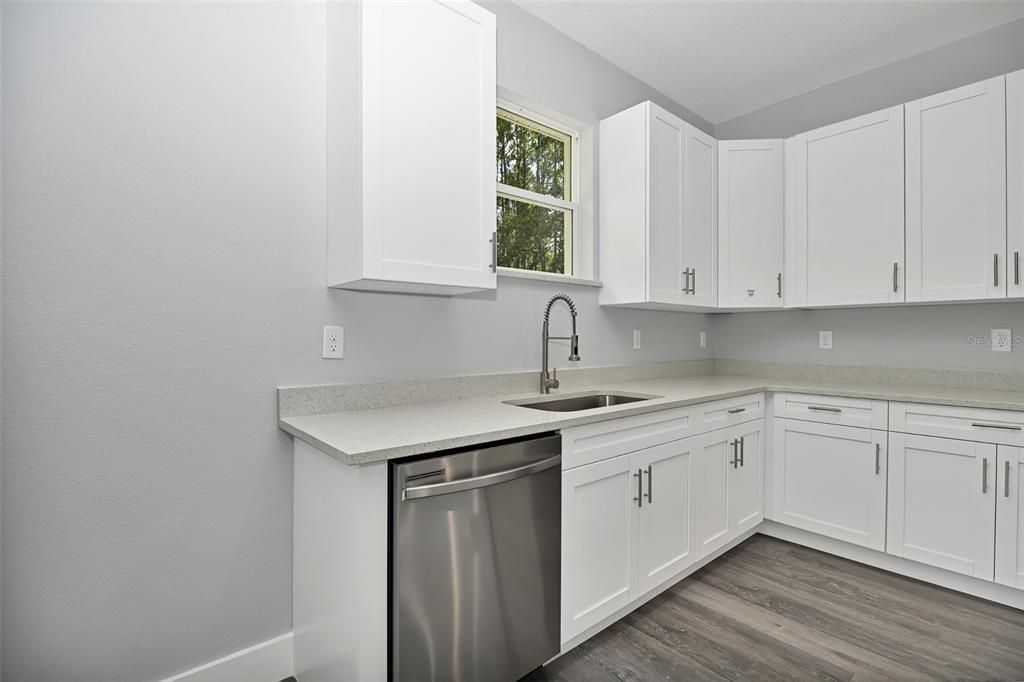 For Rent: $1,800 (3 beds, 2 baths, 1772 Square Feet)