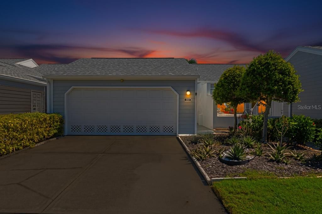 Activo con contrato: $367,900 (2 camas, 2 baños, 1453 Pies cuadrados)