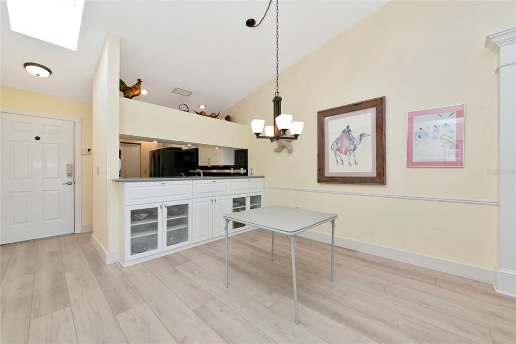 Activo con contrato: $367,900 (2 camas, 2 baños, 1453 Pies cuadrados)