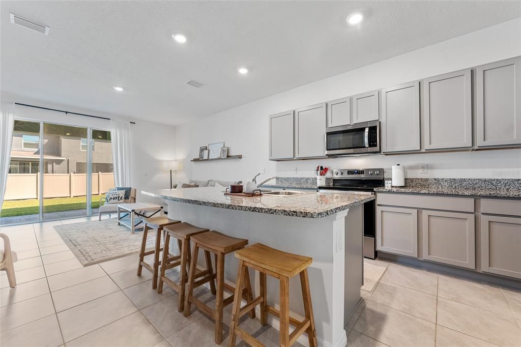 出租: $2,150 (3 贝兹, 2 浴室, 1673 平方英尺)