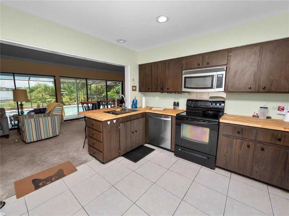 For Sale: $549,900 (4 beds, 3 baths, 2859 Square Feet)