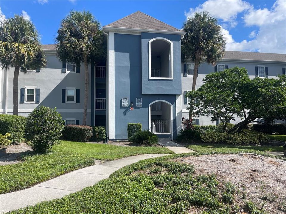 Active With Contract: $1,500 (2 beds, 2 baths, 1365 Square Feet)