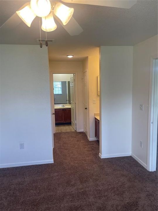 Active With Contract: $1,500 (2 beds, 2 baths, 1365 Square Feet)