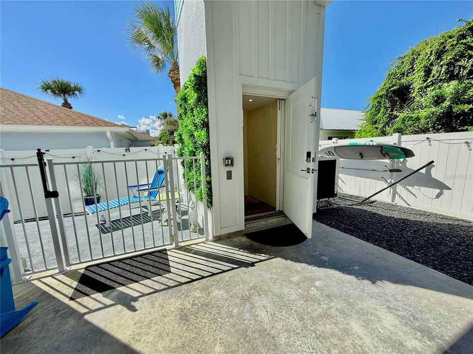 For Sale: $944,000 (4 beds, 3 baths, 2186 Square Feet)