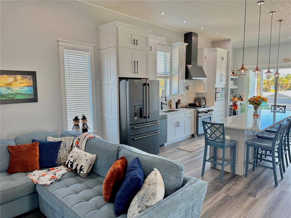 For Sale: $944,000 (4 beds, 3 baths, 2186 Square Feet)