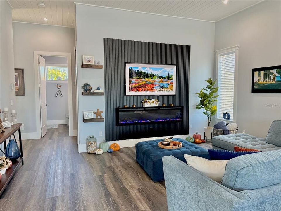 For Sale: $944,000 (4 beds, 3 baths, 2186 Square Feet)