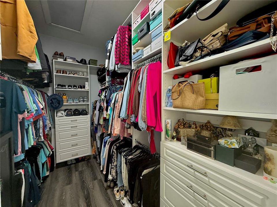 For Sale: $944,000 (4 beds, 3 baths, 2186 Square Feet)