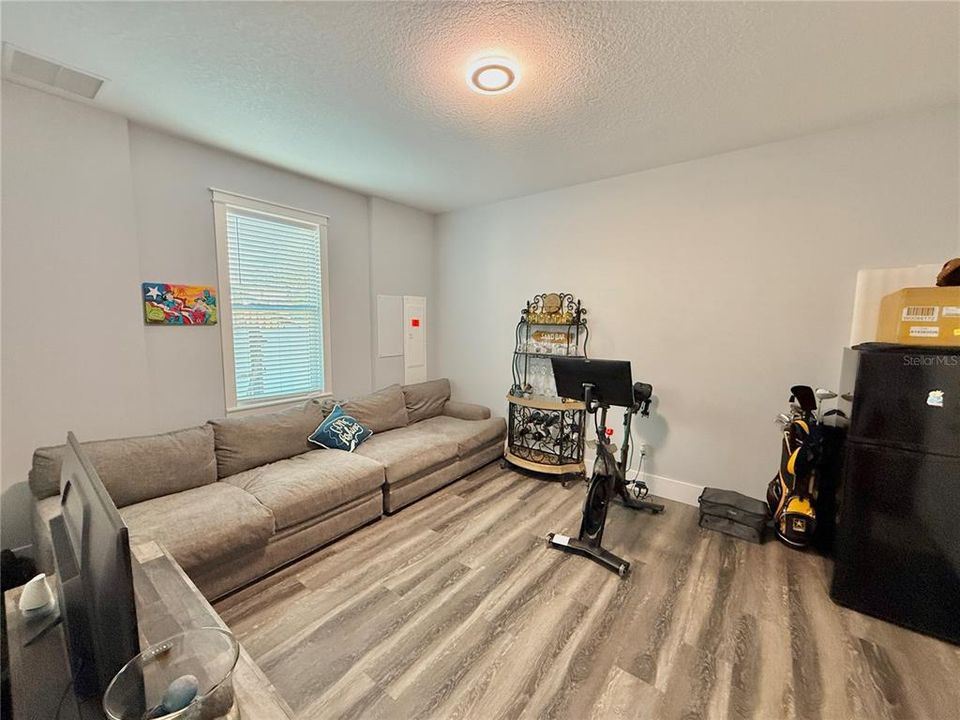 For Sale: $944,000 (4 beds, 3 baths, 2186 Square Feet)