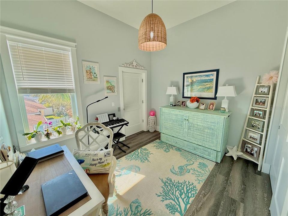 For Sale: $944,000 (4 beds, 3 baths, 2186 Square Feet)