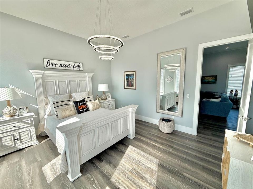 For Sale: $944,000 (4 beds, 3 baths, 2186 Square Feet)