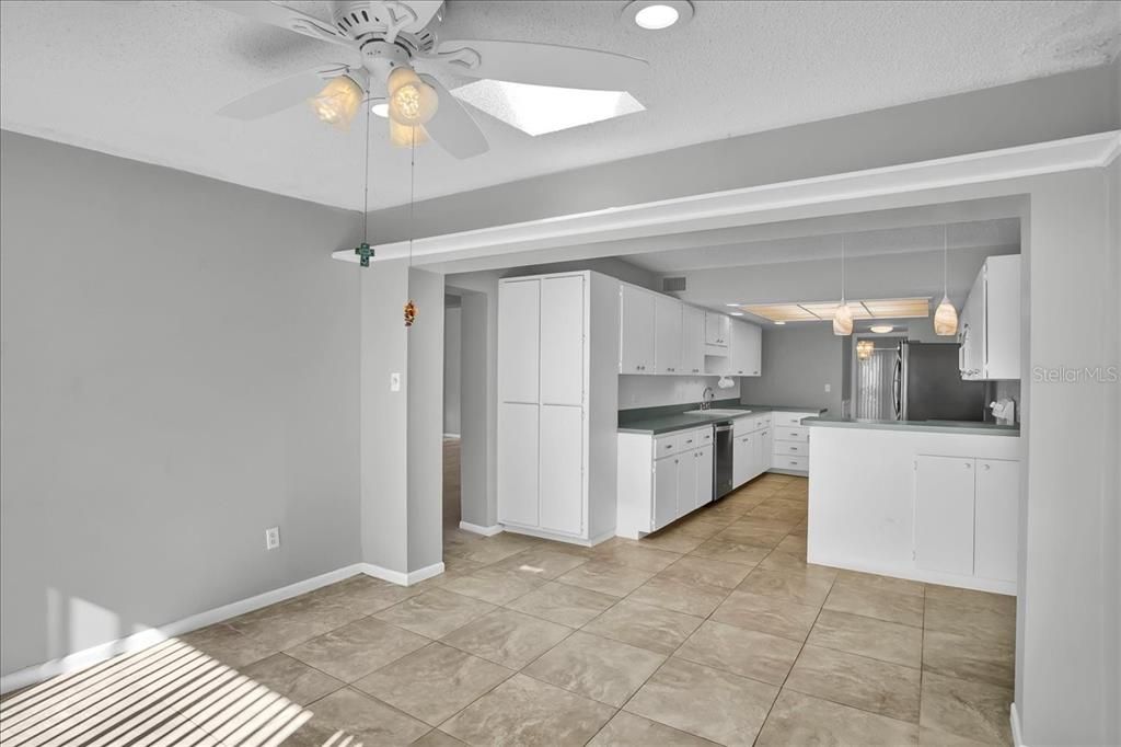 For Sale: $635,900 (3 beds, 3 baths, 2550 Square Feet)