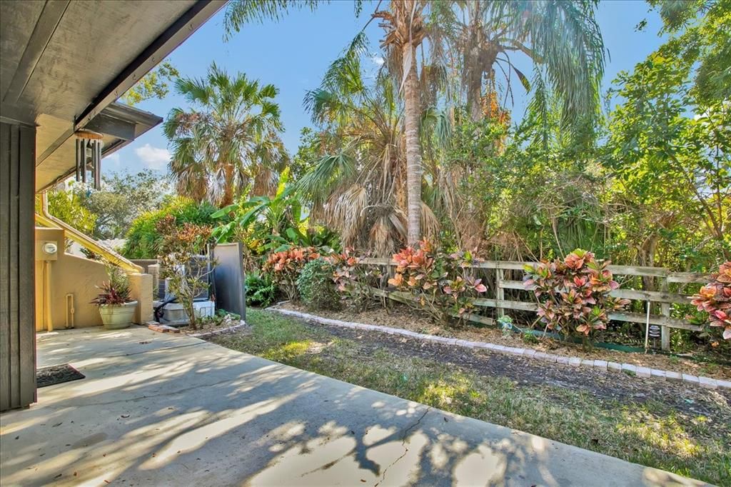 For Sale: $635,900 (3 beds, 3 baths, 2550 Square Feet)