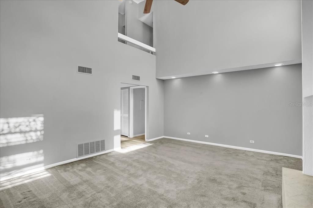 For Sale: $635,900 (3 beds, 3 baths, 2550 Square Feet)