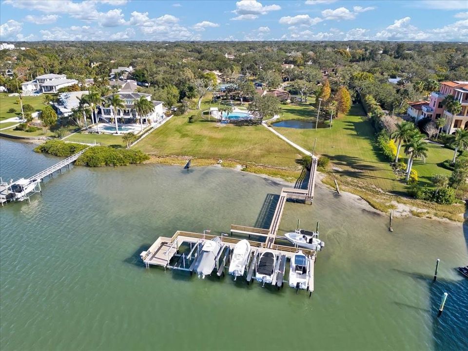 For Sale: $635,900 (3 beds, 3 baths, 2550 Square Feet)