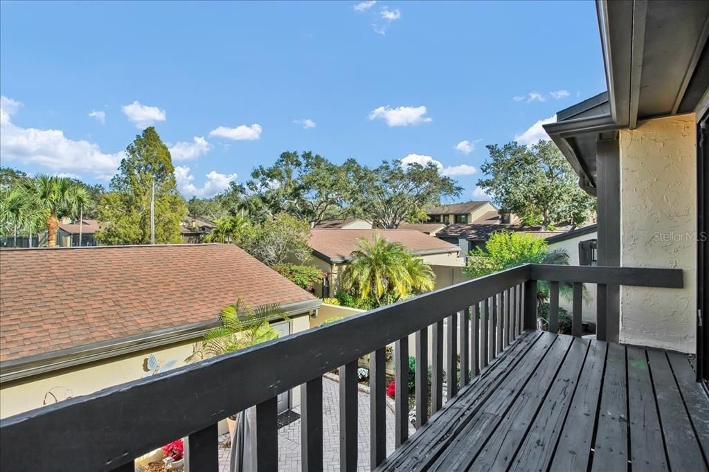 For Sale: $635,900 (3 beds, 3 baths, 2550 Square Feet)