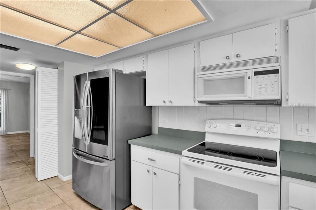 For Sale: $635,900 (3 beds, 3 baths, 2550 Square Feet)