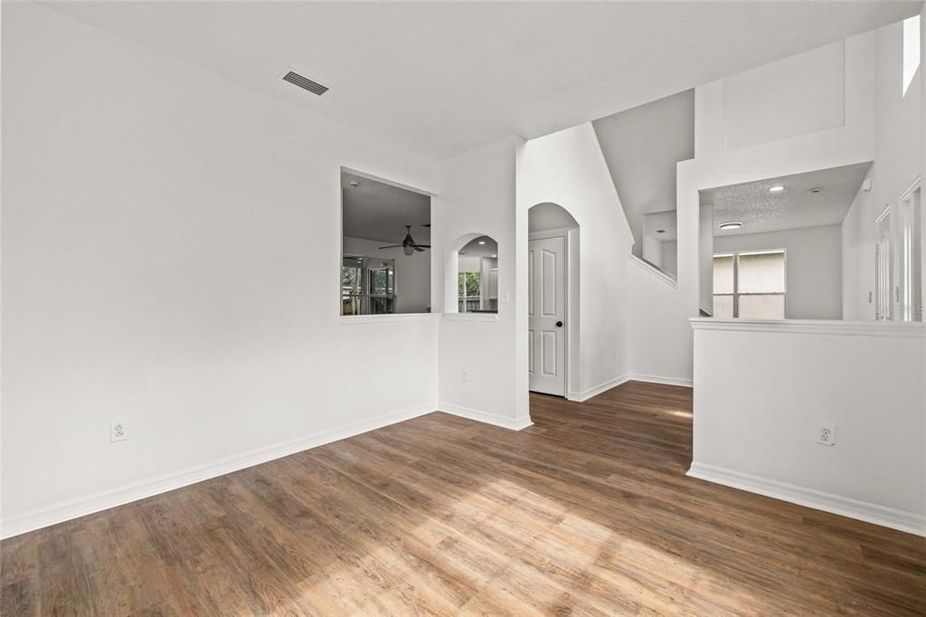 En Venta: $479,900 (4 camas, 3 baños, 2439 Pies cuadrados)