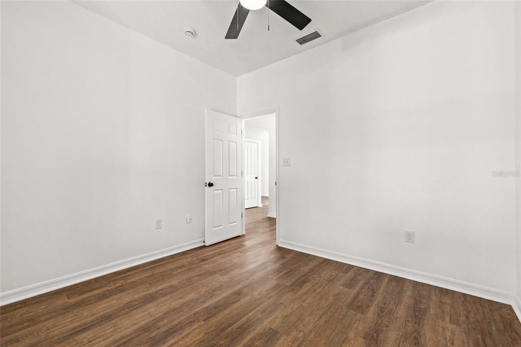 En Venta: $479,900 (4 camas, 3 baños, 2439 Pies cuadrados)